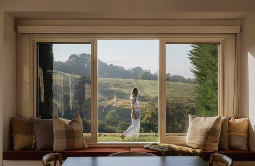 Meroo Meadow House | 'Moondance' - Luxurious Hillside Retreat