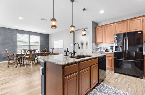 Hutto House | MoonHaven Elegant Extended-Stay 4BR-Stylish-Pristine-POOL-Round Rock!