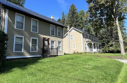 Milford House | Moonlight Graham - Doc -1 of 2 neighboring 3 bdrm homes w/shared pool near CDP