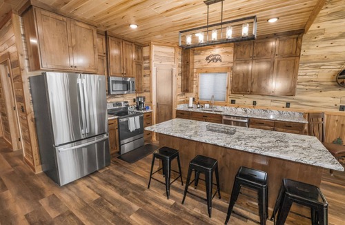 Island Park Cabin | Moonlight Meadows+AC+Hotub+WiFi+20mintoYellowstone