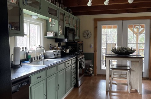 Fleischmanns House | Moonlight Reflections