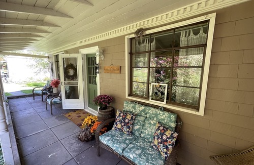 Fleischmanns House | Moonlight Reflections