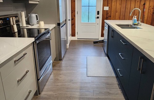 Woodville Cottage | Moonlight Retreat on Beautiful Lake Scugog