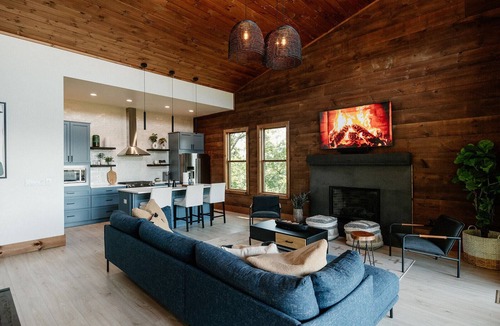 Foxfire Estates House | Moonlight Ridge! Best View! 8 min to Blue Ridge!