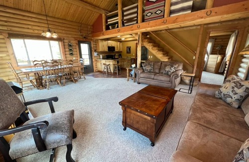 Ennis Cabin | Moonlight Ridge Cabin