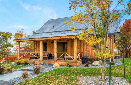 De Soto Cabin | Moonlight Ridge Sleeps 6 HOT TUB