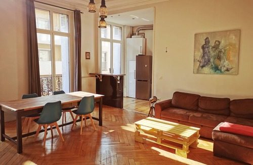 Agen Apartment | Moonlight Station