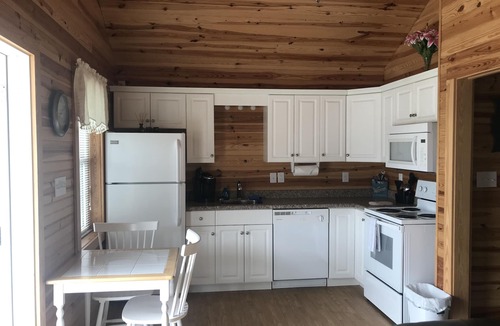 New Bern Cottage | Moonlight Suite 196*