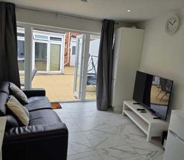 Cradley Apartment | Moonlight Suite