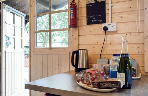 Newtown Cottage | Moonlight View - UK35187