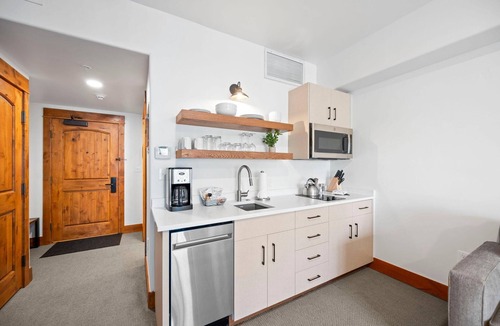 Tamarack Apartment | Moonlit Oak | Includes Two 1-Day Lift Tickets