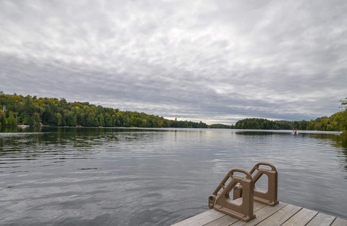Val-des-Monts Cottage | Moonlit Peak Chalet: Stunning Lakefront w/hot tub