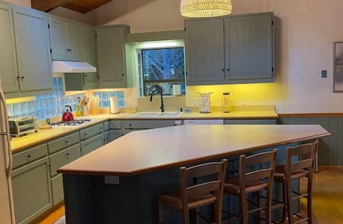 Gualala House | Moonrise Forest Retreat~Game Room-EV