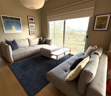 Harcourt North House | Moonrise Hill