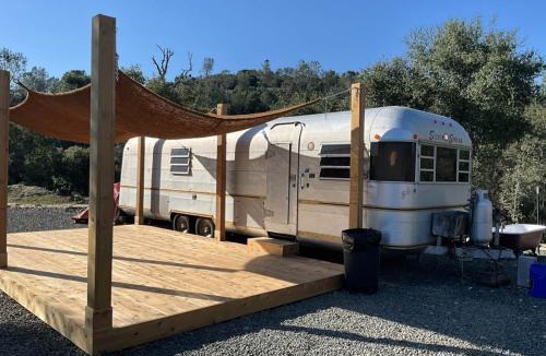 Smartville Other | Moonshadow Flat Glamping-Onyx Tent