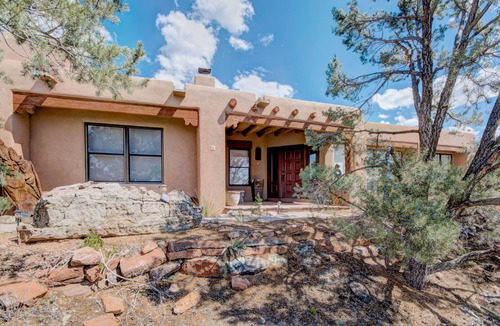 Santa Fe House | Moonstar | Pet Friendly, Rooftop Deck, 360 Views!