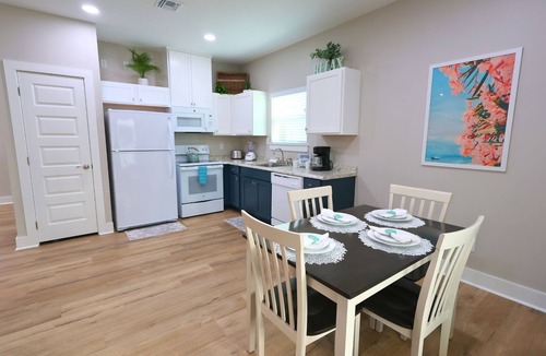 Fulton Cottage | Moonstone Cottage at The Oasis