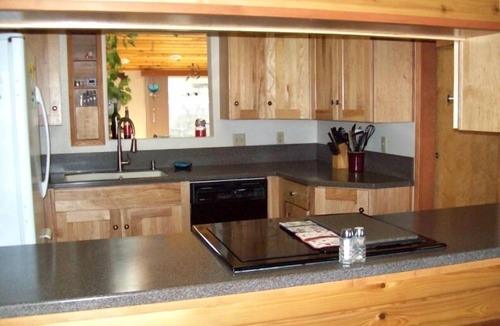 Bayshore House | Moonstruck Mermaid Fenced Yard Pet Friendly Ocean View Hot Tub Wifi Cable
