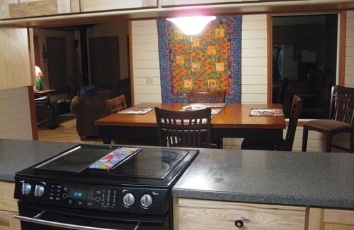Bayshore House | Moonstruck Mermaid Fenced Yard Pet Friendly Ocean View Hot Tub Wifi Cable