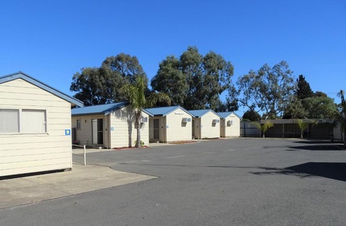 Moonta Bay House | Moonta Bay Cabins - Cabin 8