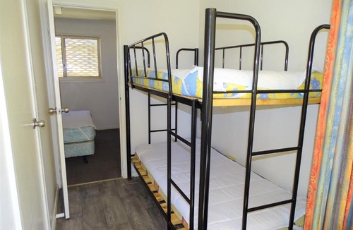 Moonta Bay House | Moonta Bay Cabins - Cabin 8