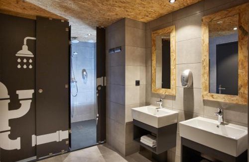 Oz-en-Oisans Hotel | Moontain Hostel