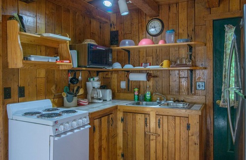 Marlinton Hotel | Moore House Inn & Cabins