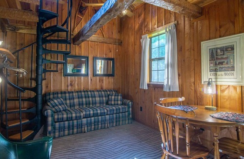 Marlinton Hotel | Moore House Inn & Cabins