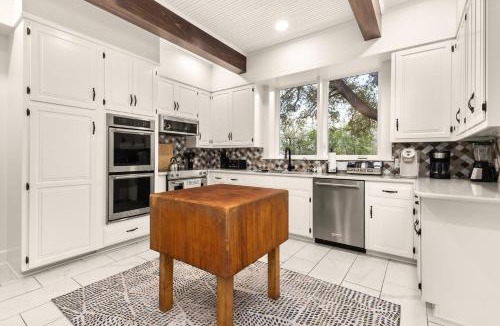 Heritage House | Moore Manor