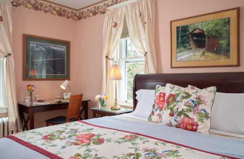 Carlisle Bed & Breakfast | Mooreland Garden Inn