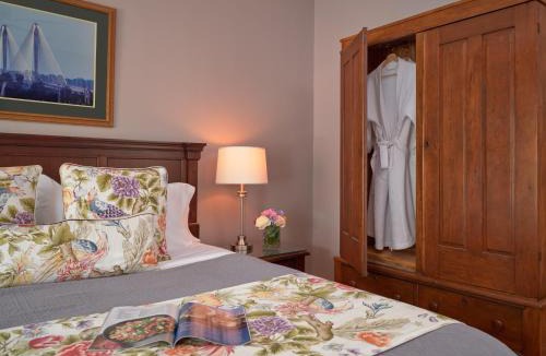 Carlisle Bed & Breakfast | Mooreland Garden Inn