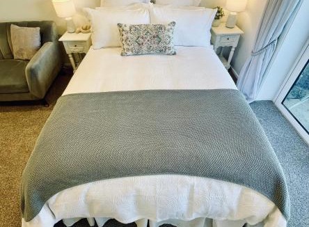 Cockle Bay House | Moores Studio Retreat