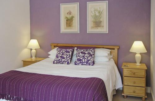 Boston House | Moorhen Cottage - E3750