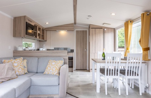 Malton Cabin | Moorhen Lodge - Hot Tub