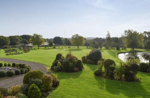 Cowbeech House | Moorhens