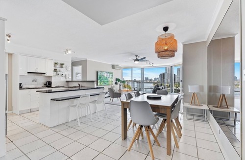 Surfers Paradise Apartment | Moorings - HR Surfers Paradise