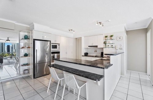 Surfers Paradise Apartment | Moorings - HR Surfers Paradise