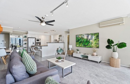Surfers Paradise Apartment | Moorings - HR Surfers Paradise