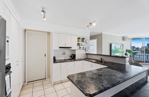 Surfers Paradise Apartment | Moorings - HR Surfers Paradise