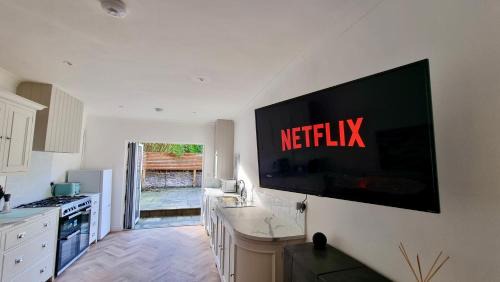 Splott Apartment | Moorland House by Switchback Stays