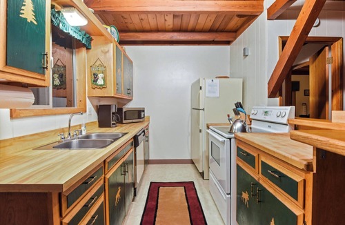Carnelian Bay House | Moose Cabin | Year-Round Outdoor Fun w/BBQ