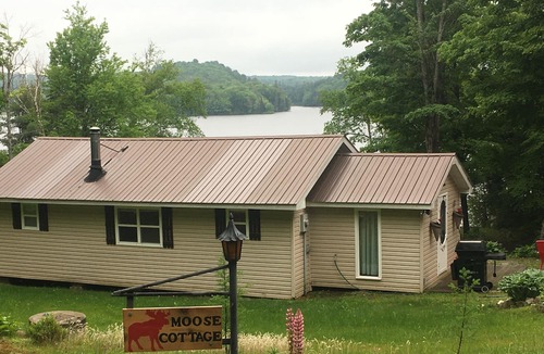 Unorganized North East Parry Sound Cottage | Moose Cottage - Cozy Algonquin Highlands Lakefront Hideaway!