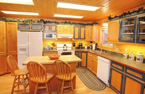 Island Park House | Moose Inn - 22 Miles to YNP ~ Wifi ~ BBQ ~ Firepit