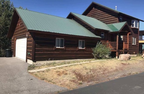 Island Park House | Moose Inn - 22 Miles to YNP ~ Wifi ~ BBQ ~ Firepit