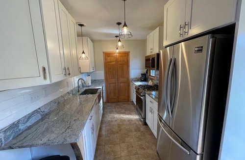 North Lake George House | Moose Lodge - Rustic and Cozy