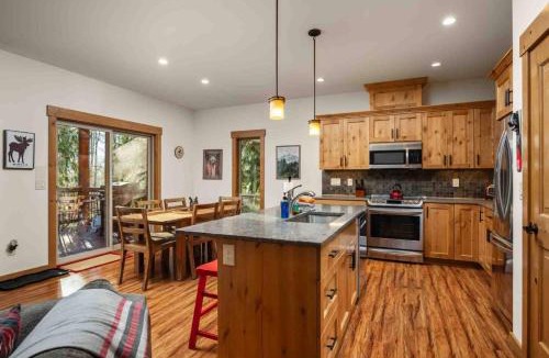 Welches House | Moose Meadow