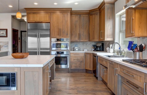 Summit Park House | Moose Mgmt at 2505: 5 BR-Sleeps 14-Pvt Hot Tub, Views! Grill, Parking