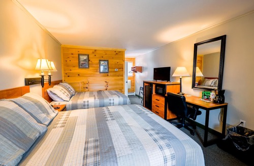 Greenville Junction Hotel | Moose Mountain inn