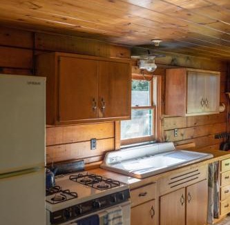 Monson Hotel | Moose Point Cabin