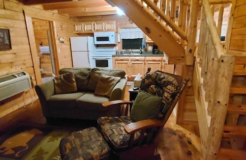 Moravia Cabin | Moose - Sleeps up to 6